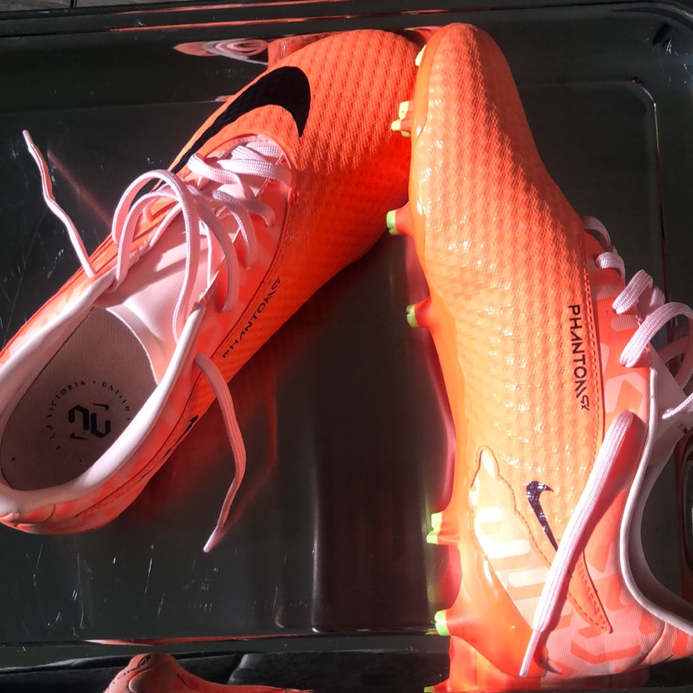 NIKE Soccer cleats